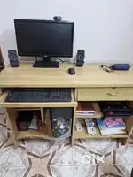 Desktop set table chair (1 TB HD, 2 GB graphic card, 8GB RAM)