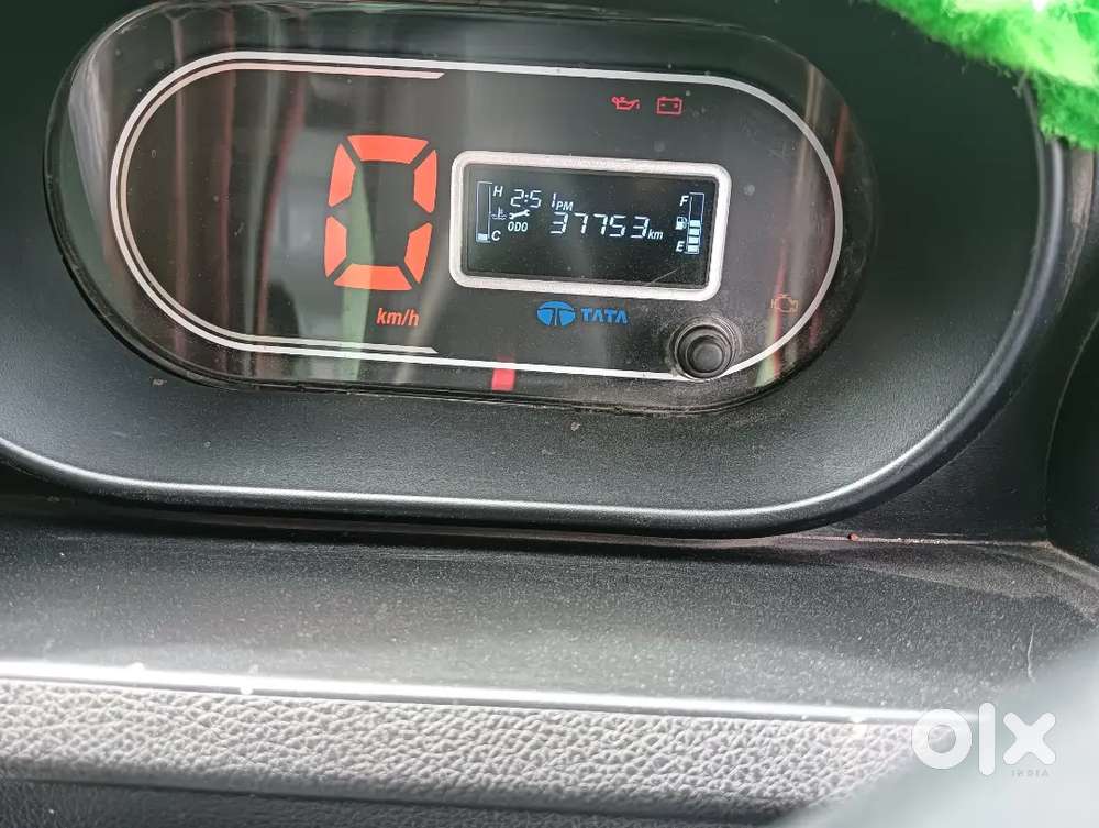 Tata intra v 30