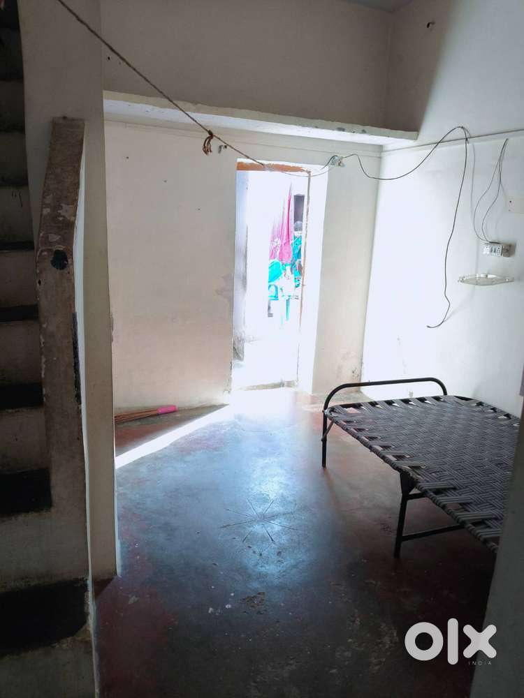 One portion for rent 200 meter from Elite chouraha ,suitable for small