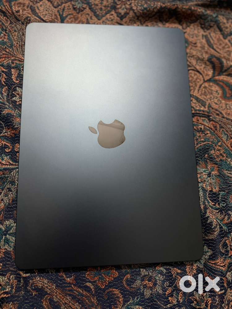 MacBook Air 13.6-inch (M2, 2022) – 8GB RAM, 256GB SSD