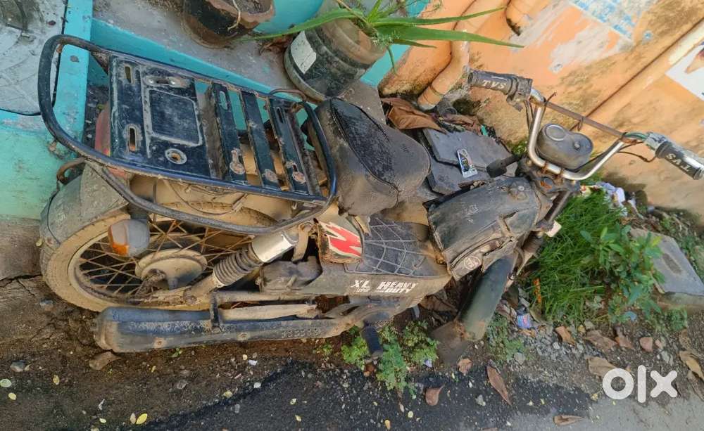 OLD TVS XL RC BOOK AVAILABLE (VEHICLE NOT RUNNING)