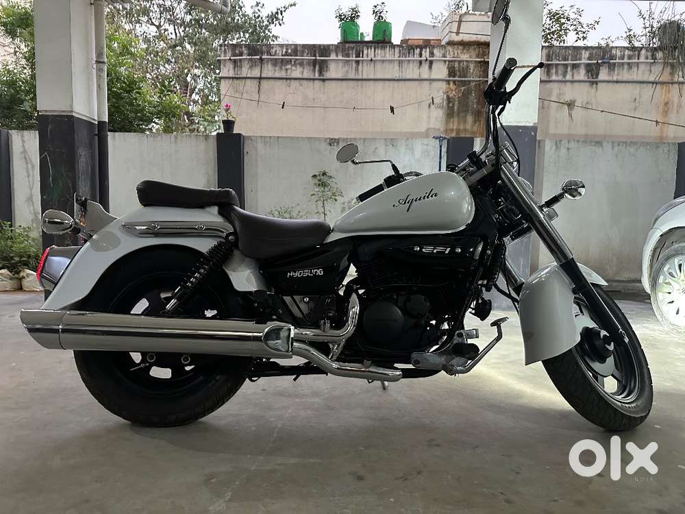 Hyosung Aquila GV250