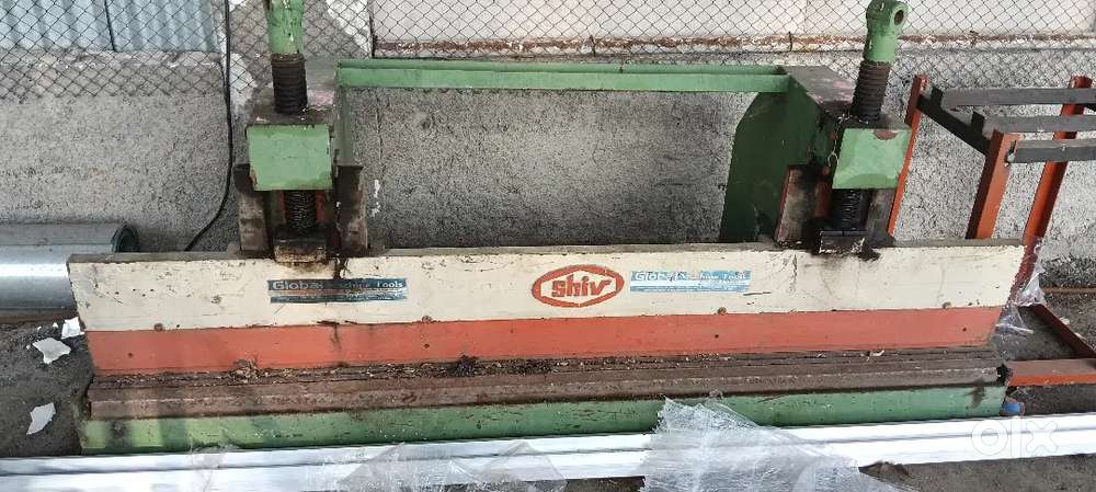 Rolling shutters machine