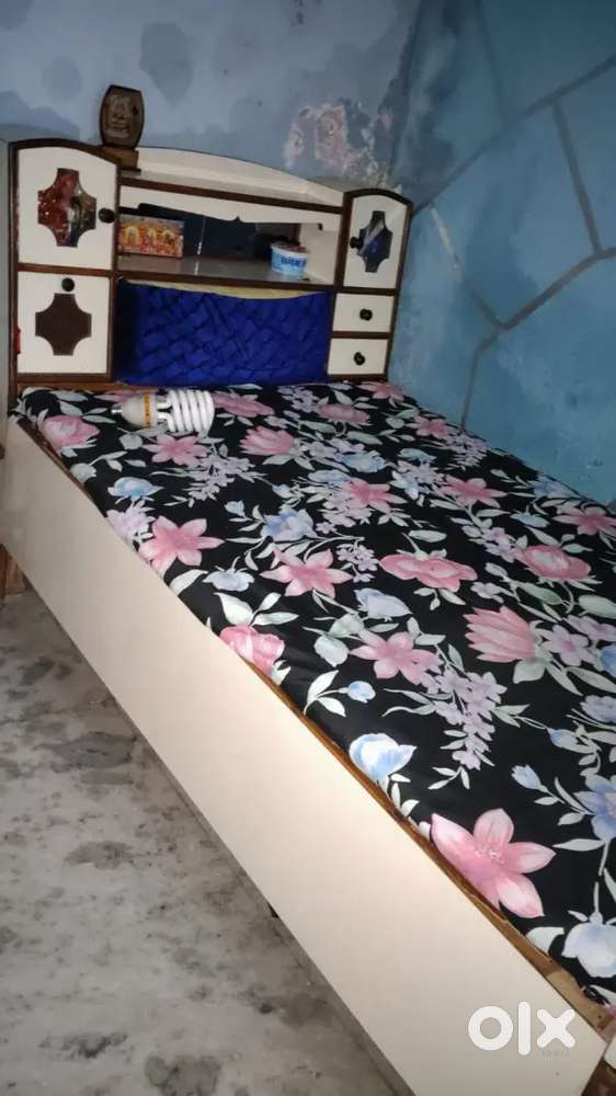 Wooden Single bed