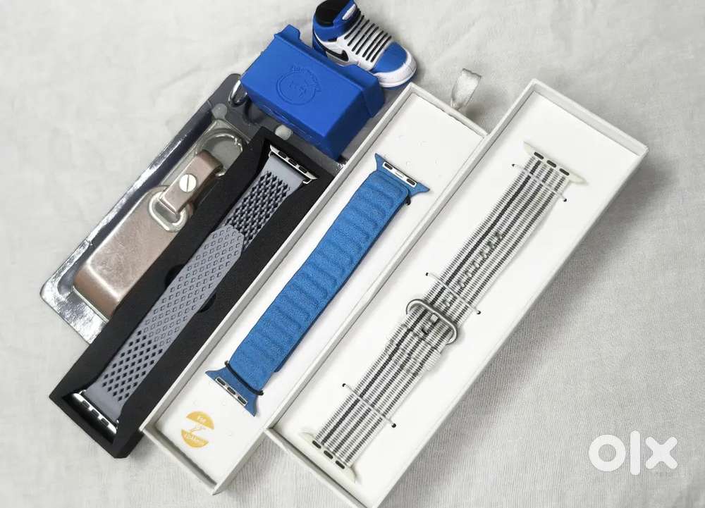 Selling off Apple watch and Apple Air pods 1 accessories