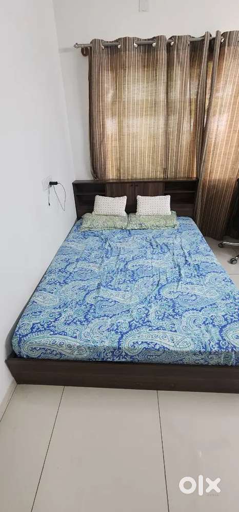 Queen size bed with storage