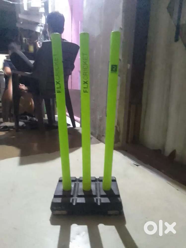 Cricket green colour stump