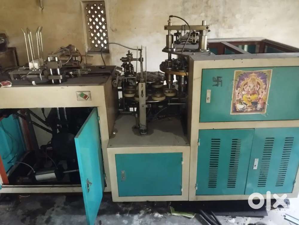 Paper cup making machine
