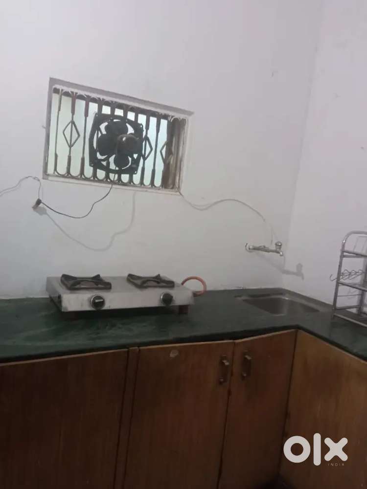 Independent builder floor