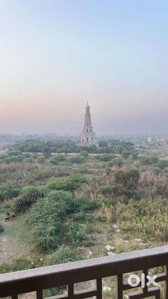 100,125,127 gaj plot available for sale sector 92 white city 2