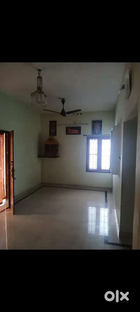 2 BHK HOUSE FIRST FLOOR RENT AT ELAMKULAM KADAVANTHRA