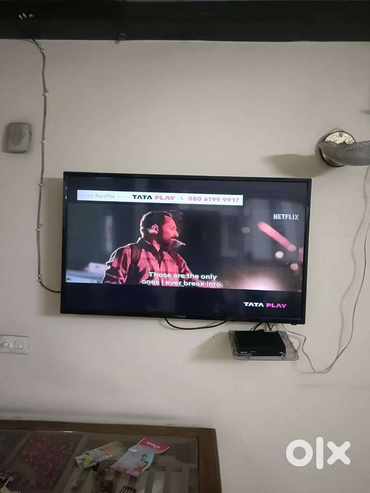 CROMA 52 Inch TV and Whirlpool Fridge 205 ltr