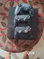 Ps4 with three controllers and 10 games one and half year used