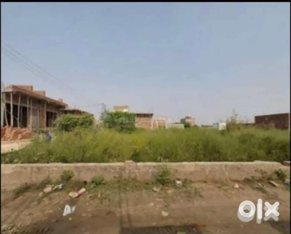 Three street wala 250 Gaj Plot,East Facing, near metro station