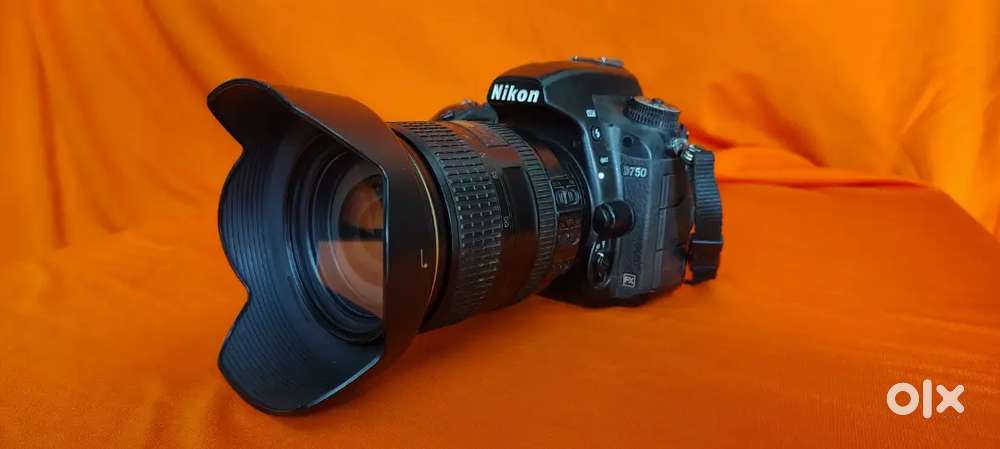 Camera Nikon750