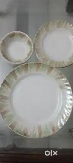 Elegants  Royal Gafton plates big small and cups  .