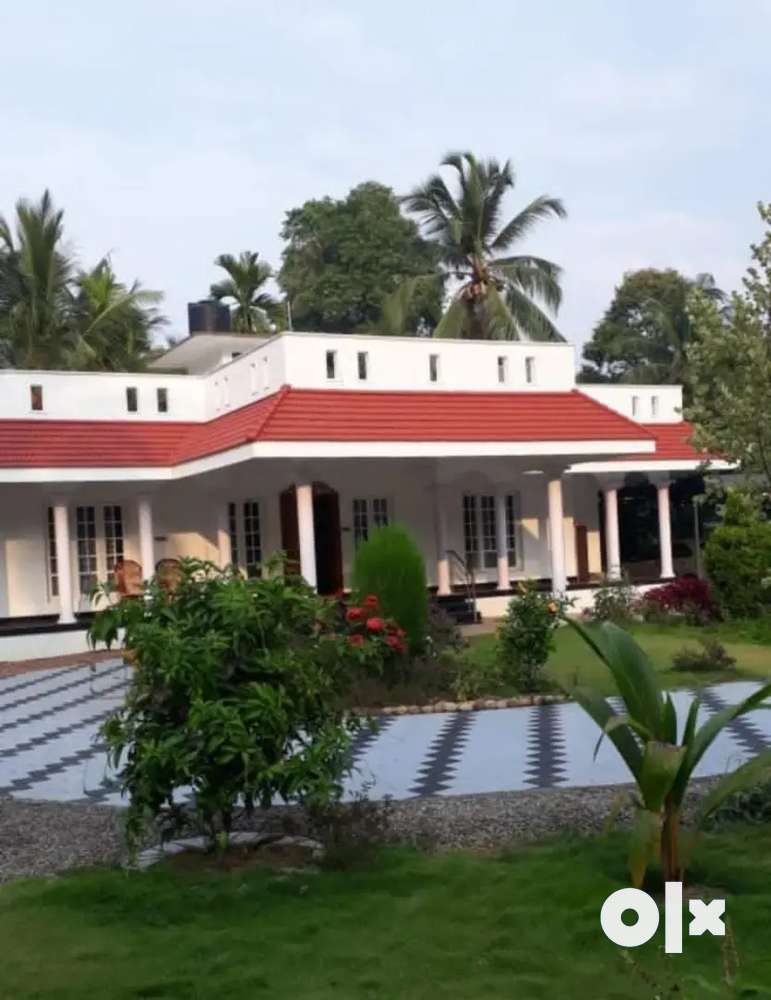 Urgent Sale!! 2800sqft House in 25cents For Sale @ Udayamperoor
