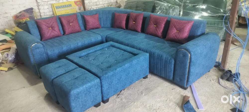 Selling this brand new sofa