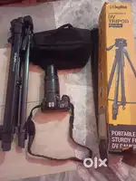 Canon 200D cemra with digitec tripod