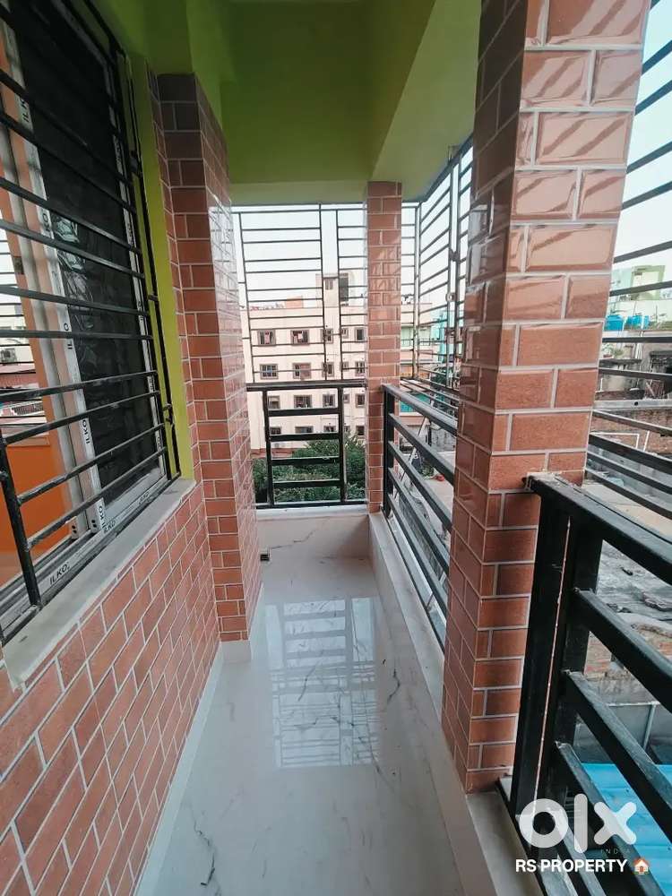 Bachelor allowed couple friendly