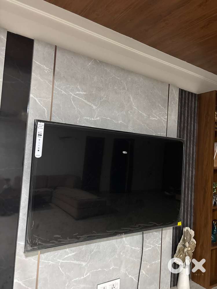 65 inch in black colour