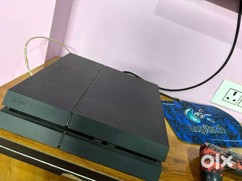 Ps 4 1 tb with 4 games