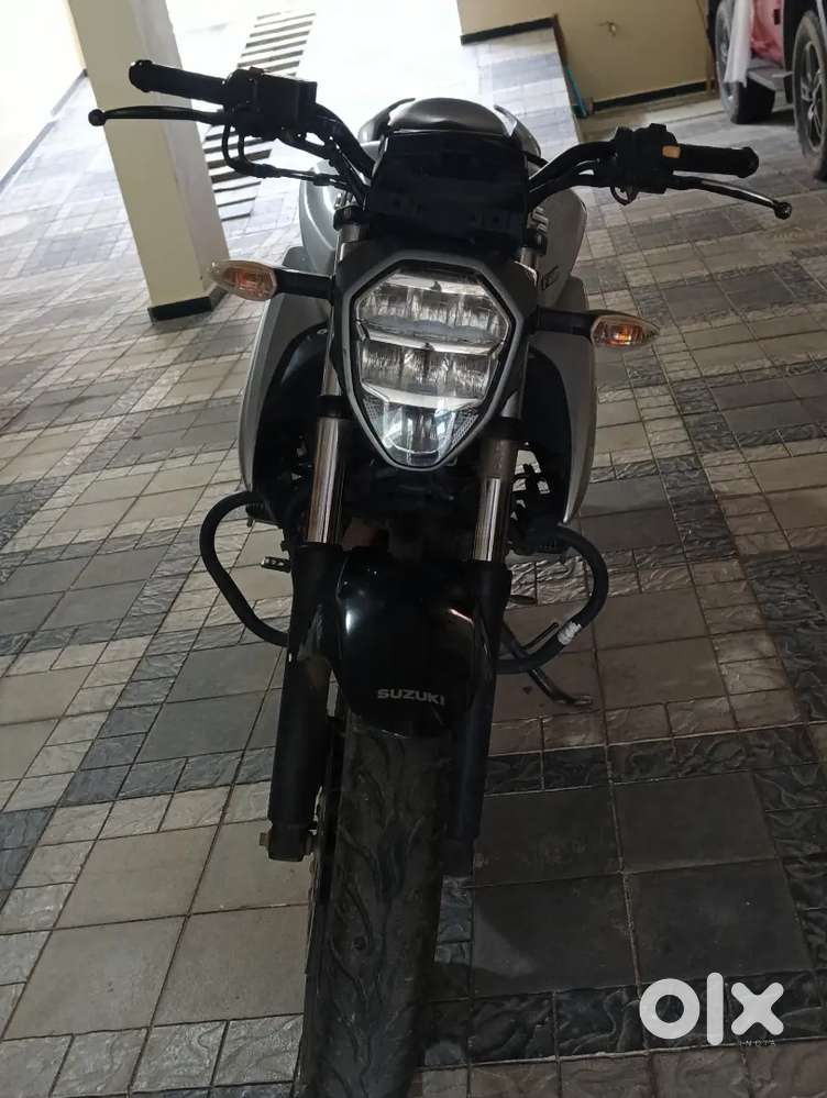 Suzuki Gixxer 150 (2020) – Single owner, 12,000 km, new battery,