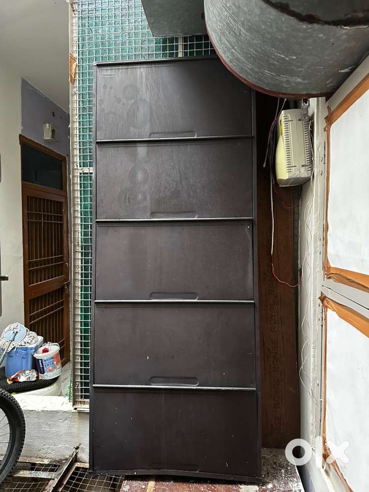 Shoe rack with 5 racks