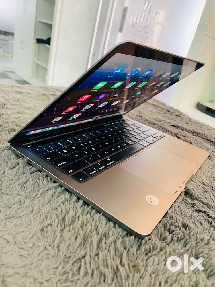 Apple MacBook Pro (13inch) 2020  intel i7  32GB RAM  512GB  A2251