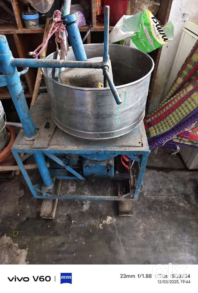 Grinder with full working condition and one year warranty