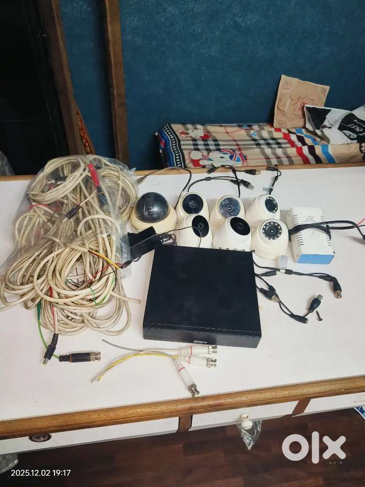 ahua 8 camera .ahua DVR. 1 Tb harddisk.full set complet