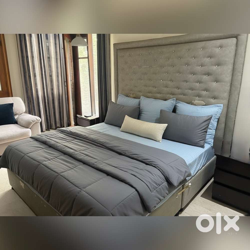 King size Bed