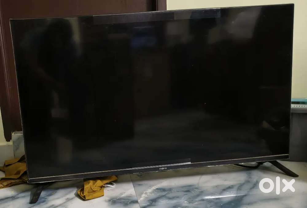 Realme 40-inch Full HD Smart LED TV – Excellent Condition!