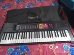 YAMAHA F51 MUSICAL KEYBOARD