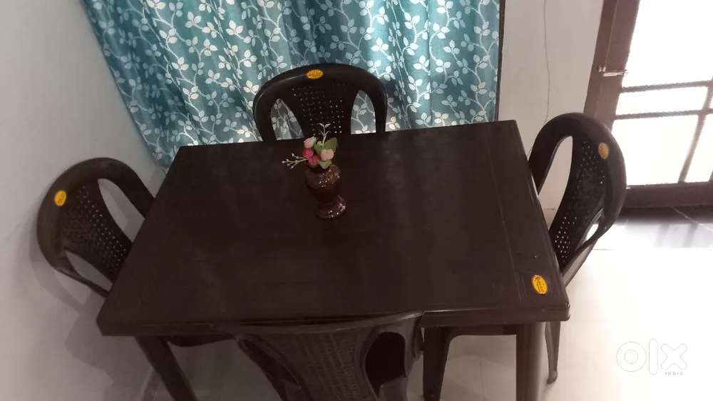 Four seater dining table new