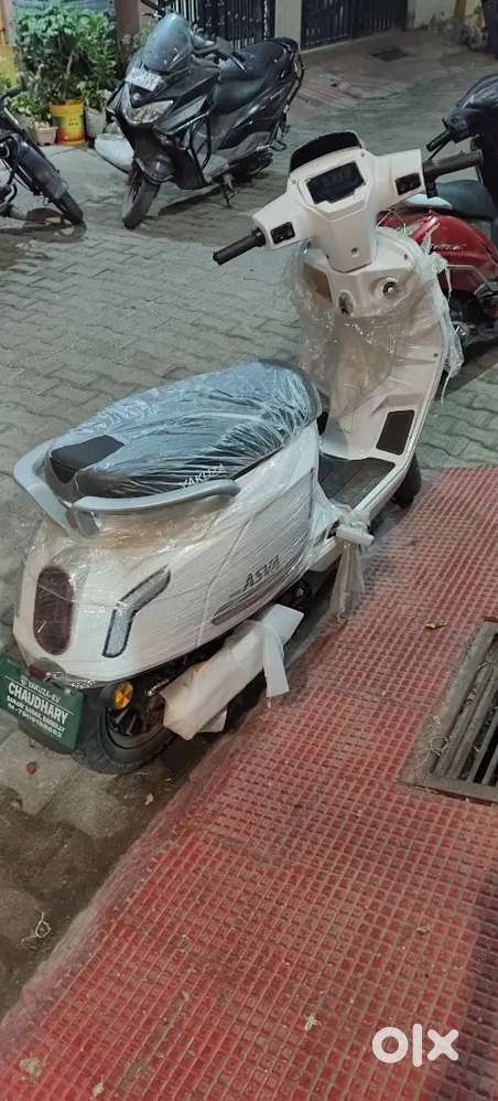 Koi kami nhi hai 2 din purani hai