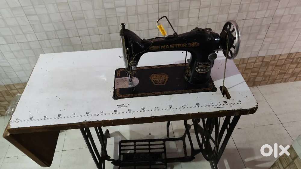 Sewing machine for sale