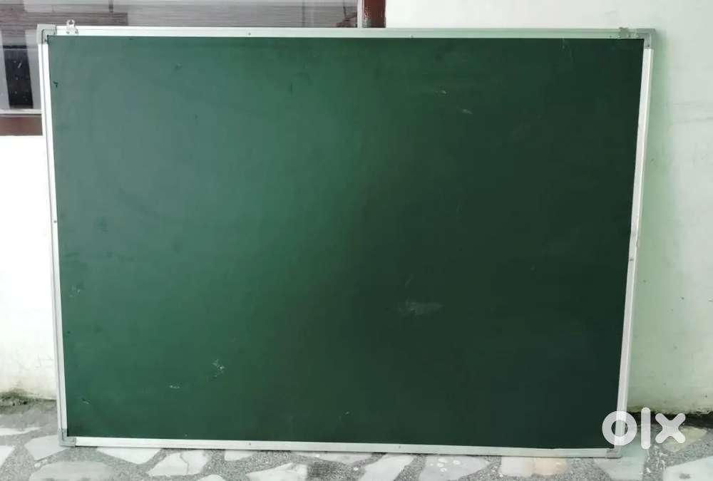Black / white board and computer table