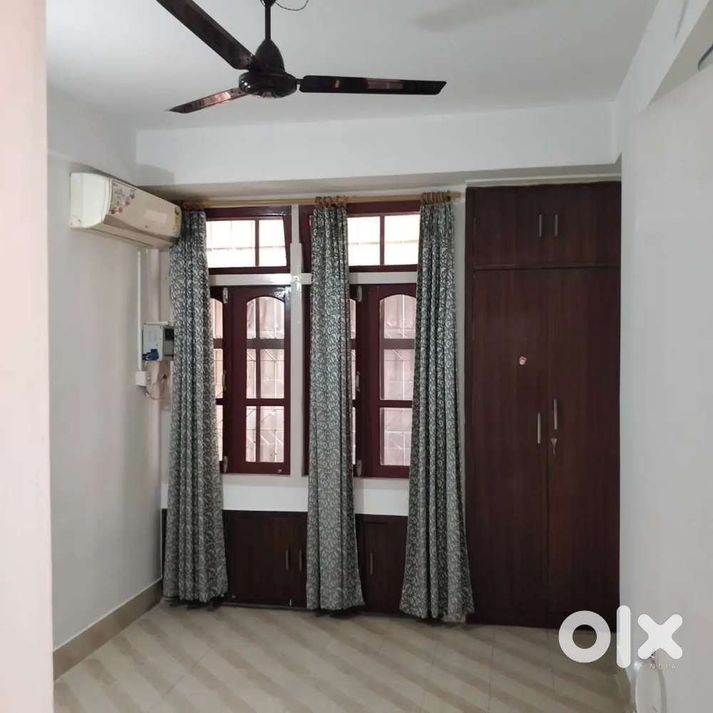 3bhk semi furnished flat Hengarabari