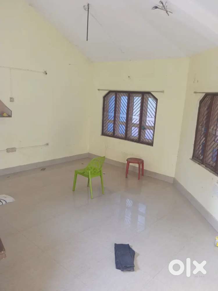 Urgent roommate vacancy 1room