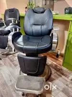 Salon chair