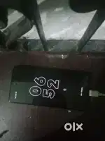 Screen tuti hui h halki si use krne me koi dikkat nhi a rhi