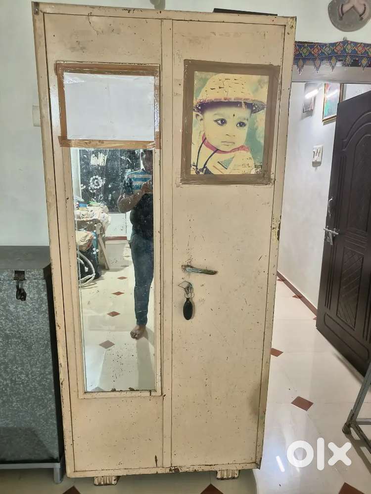 Sell Wardobes lokhand no