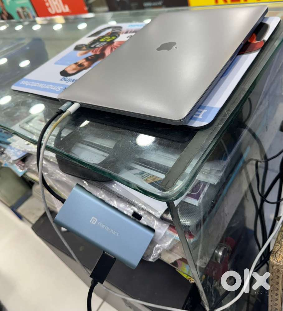 Macbook Pro m1 chip 2020 model