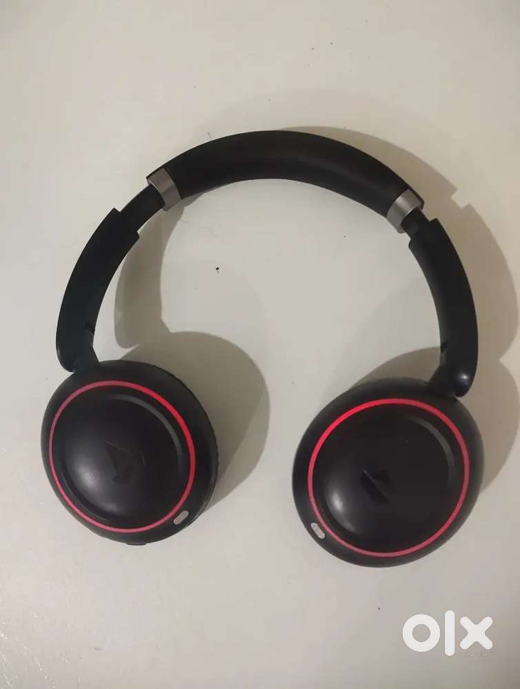 Boat Rockerz 480 headphones