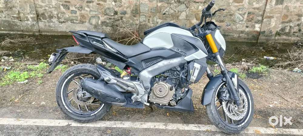 A stylish Dominar 400 for riders