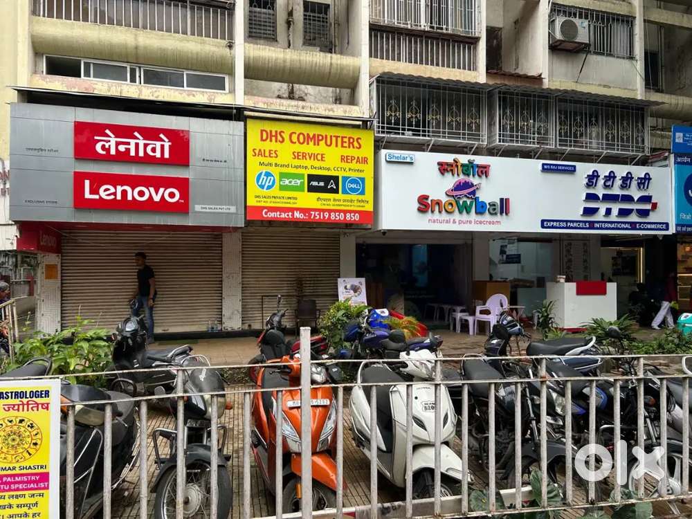 Showroom For Leased.