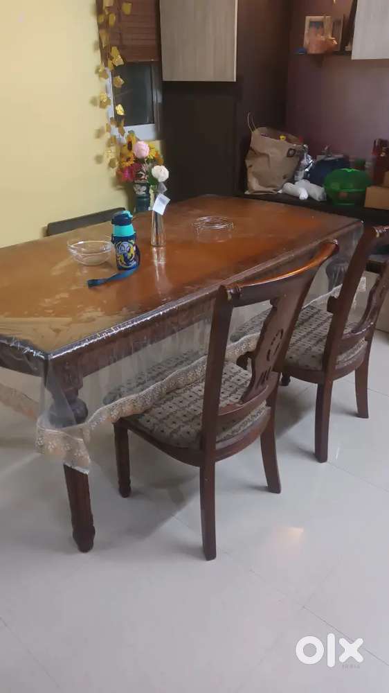 Dining table 6 seater