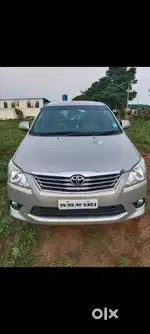 Toyota Innova 2.5 V 7 STR, 2013, Diesel