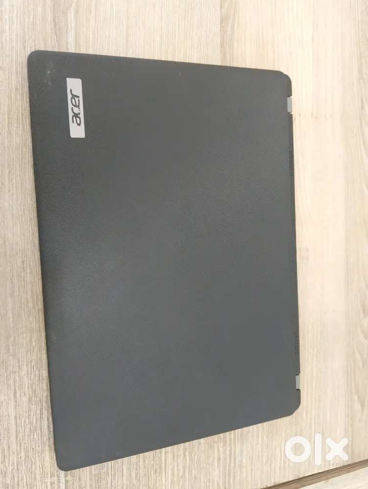 Acer TMP214 14 inch laptop